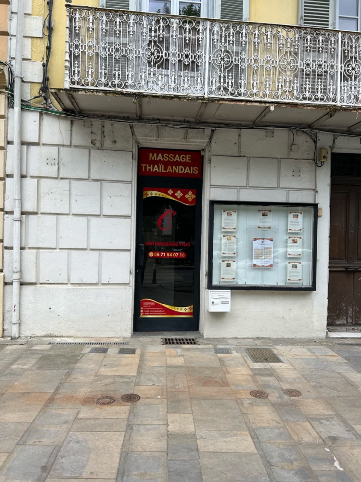 Devanture du salon Noï Massage Thaï, 8 Allées de Villote à Foix